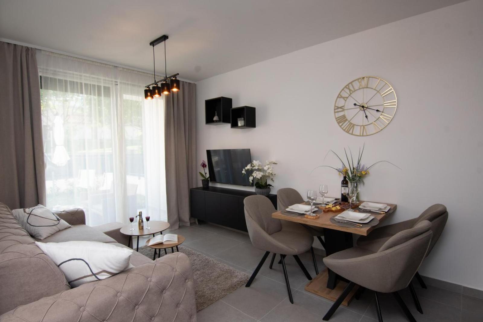 Studio Apartman Apollonia Sinj Eksteriør billede