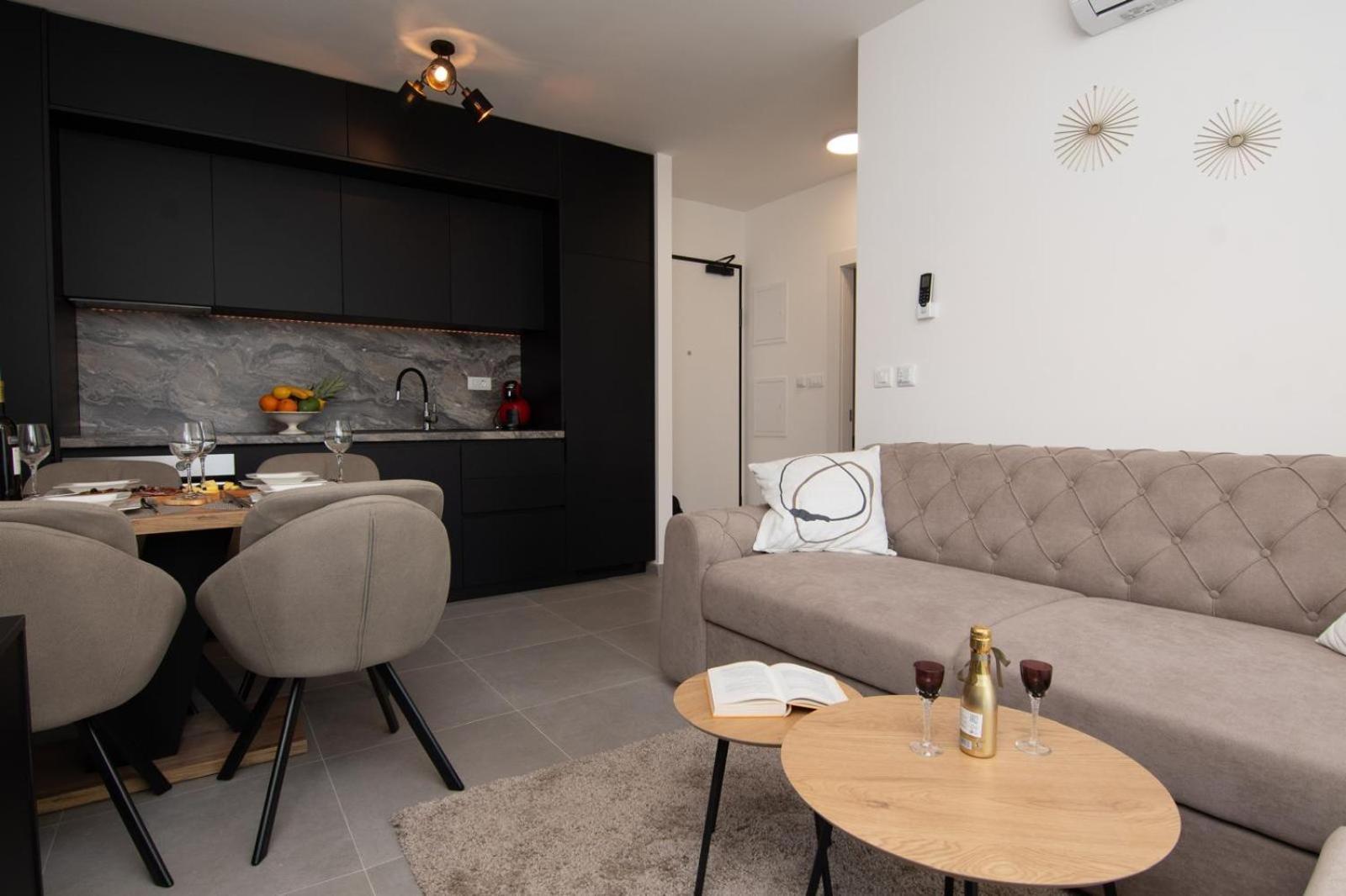 Studio Apartman Apollonia Sinj Eksteriør billede